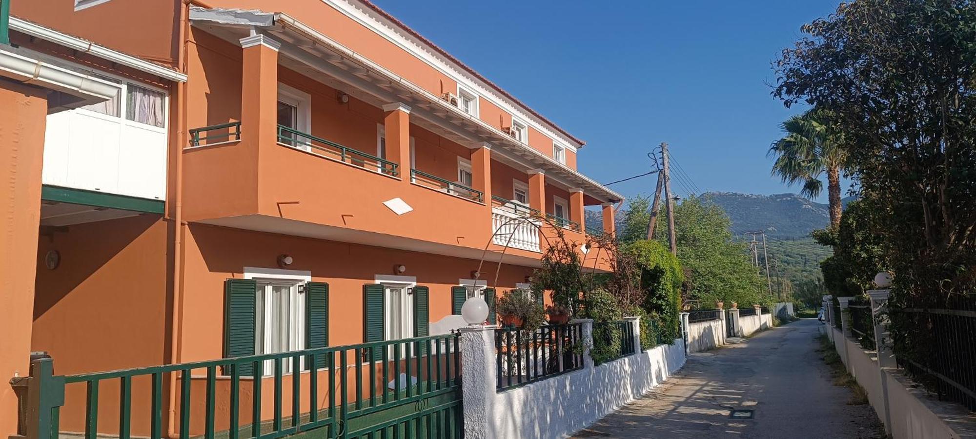 Alexandra'S Apartments Ахараві Екстер'єр фото